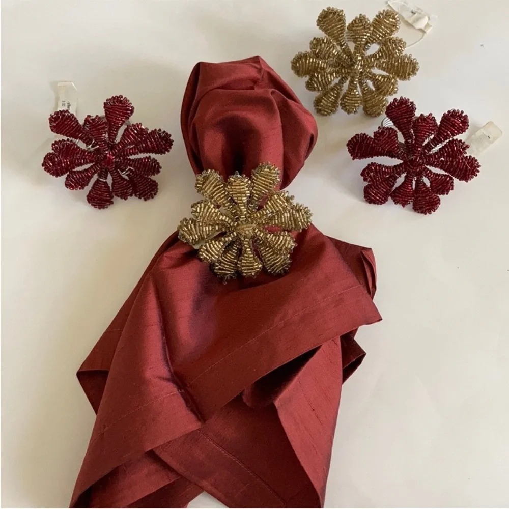 Pottery Barn Set of 4 Beaded Snowflake Napkin Rings
